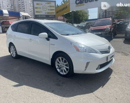 Тойота Prius v, объемом двигателя 0 л и пробегом 168 тыс. км за 15900 $, фото 1 на Automoto.ua