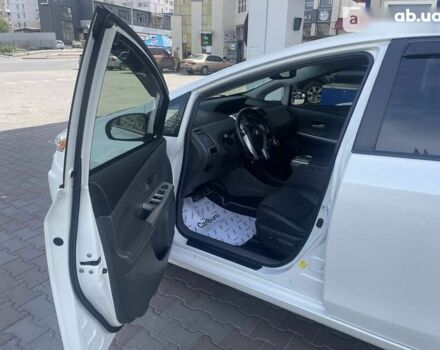 Тойота Prius v, объемом двигателя 0 л и пробегом 168 тыс. км за 15900 $, фото 12 на Automoto.ua