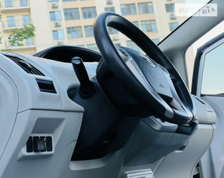Тойота Prius v, объемом двигателя 1.8 л и пробегом 192 тыс. км за 11800 $, фото 6 на Automoto.ua