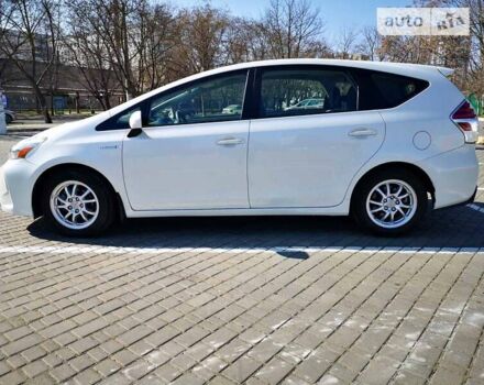 Тойота Prius v, объемом двигателя 1.8 л и пробегом 194 тыс. км за 18200 $, фото 3 на Automoto.ua