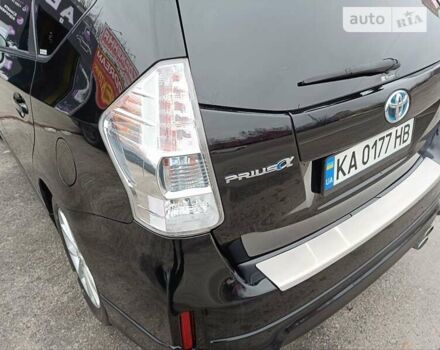 Тойота Prius v, объемом двигателя 1.8 л и пробегом 169 тыс. км за 15400 $, фото 4 на Automoto.ua