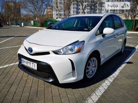 Тойота Prius v, объемом двигателя 1.8 л и пробегом 194 тыс. км за 18200 $, фото 1 на Automoto.ua