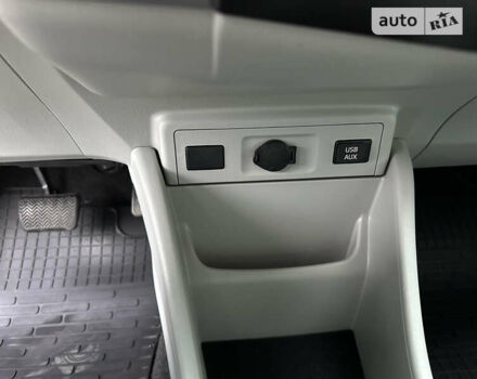 Серый Тойота Prius v, объемом двигателя 1.8 л и пробегом 165 тыс. км за 16950 $, фото 35 на Automoto.ua
