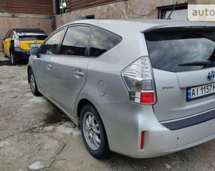 Сірий Тойота Prius v, об'ємом двигуна 1.8 л та пробігом 350 тис. км за 10999 $, фото 2 на Automoto.ua