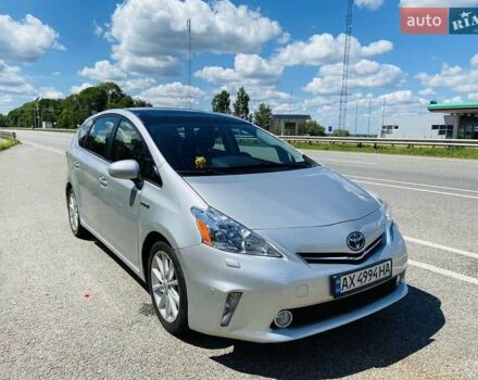 Серый Тойота Prius v, объемом двигателя 1.8 л и пробегом 220 тыс. км за 12699 $, фото 3 на Automoto.ua