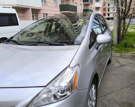 Сірий Тойота Prius v, об'ємом двигуна 0 л та пробігом 200 тис. км за 13900 $, фото 3 на Automoto.ua