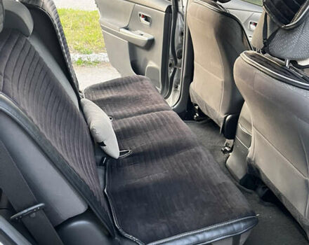 Серый Тойота Prius v, объемом двигателя 1.8 л и пробегом 240 тыс. км за 12000 $, фото 6 на Automoto.ua