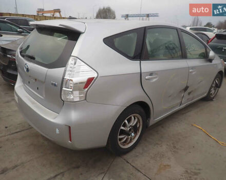 Серый Тойота Prius v, объемом двигателя 1.8 л и пробегом 180 тыс. км за 13200 $, фото 9 на Automoto.ua
