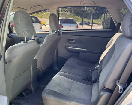 Серый Тойота Prius v, объемом двигателя 1.8 л и пробегом 272 тыс. км за 13000 $, фото 10 на Automoto.ua