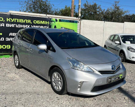 Серый Тойота Prius v, объемом двигателя 1.8 л и пробегом 272 тыс. км за 13000 $, фото 2 на Automoto.ua