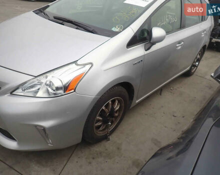 Серый Тойота Prius v, объемом двигателя 1.8 л и пробегом 180 тыс. км за 13200 $, фото 1 на Automoto.ua