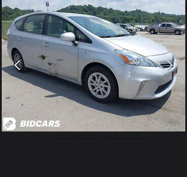Серый Тойота Prius v, объемом двигателя 1.8 л и пробегом 180 тыс. км за 13200 $, фото 4 на Automoto.ua