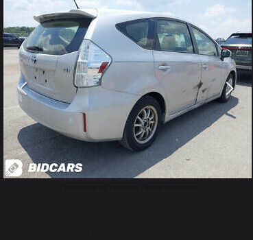 Серый Тойота Prius v, объемом двигателя 1.8 л и пробегом 180 тыс. км за 13200 $, фото 7 на Automoto.ua