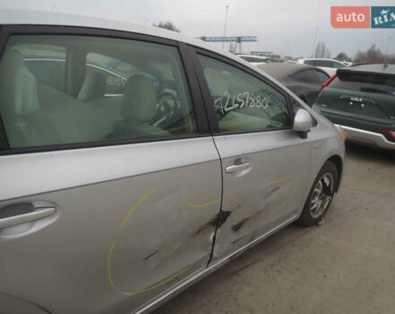 Серый Тойота Prius v, объемом двигателя 1.8 л и пробегом 180 тыс. км за 13200 $, фото 8 на Automoto.ua