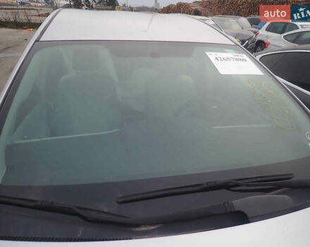 Серый Тойота Prius v, объемом двигателя 1.8 л и пробегом 180 тыс. км за 13200 $, фото 13 на Automoto.ua