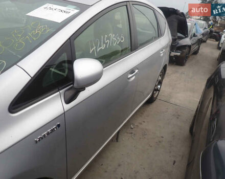Серый Тойота Prius v, объемом двигателя 1.8 л и пробегом 180 тыс. км за 13200 $, фото 2 на Automoto.ua