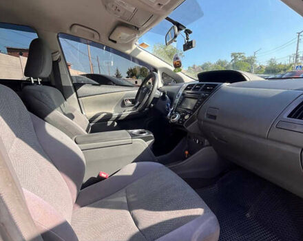 Серый Тойота Prius v, объемом двигателя 1.8 л и пробегом 272 тыс. км за 13000 $, фото 8 на Automoto.ua