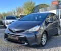 Серый Тойота Prius v, объемом двигателя 1.8 л и пробегом 250 тыс. км за 13200 $, фото 1 на Automoto.ua
