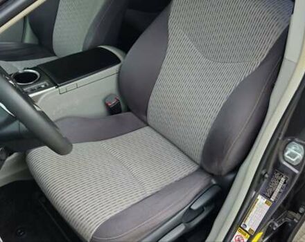 Серый Тойота Prius v, объемом двигателя 1.8 л и пробегом 188 тыс. км за 15000 $, фото 12 на Automoto.ua