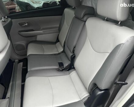 Сірий Тойота Prius v, об'ємом двигуна 1.8 л та пробігом 122 тис. км за 15490 $, фото 24 на Automoto.ua