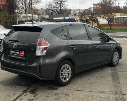 Сірий Тойота Prius v, об'ємом двигуна 1.8 л та пробігом 122 тис. км за 15490 $, фото 4 на Automoto.ua