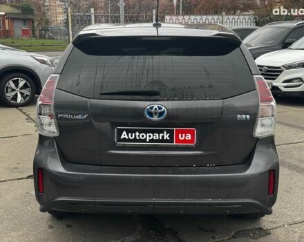 Сірий Тойота Prius v, об'ємом двигуна 1.8 л та пробігом 122 тис. км за 15490 $, фото 3 на Automoto.ua