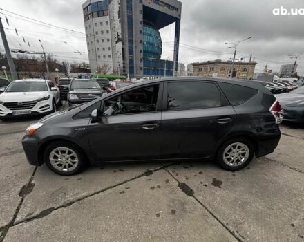 Сірий Тойота Prius v, об'ємом двигуна 1.8 л та пробігом 122 тис. км за 15490 $, фото 1 на Automoto.ua