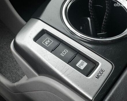 Сірий Тойота Prius v, об'ємом двигуна 1.8 л та пробігом 122 тис. км за 15490 $, фото 19 на Automoto.ua