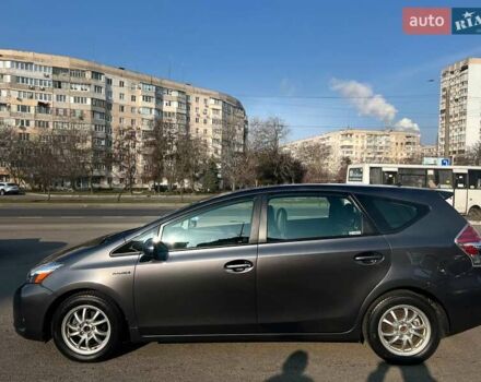 Серый Тойота Prius v, объемом двигателя 1.8 л и пробегом 125 тыс. км за 17300 $, фото 7 на Automoto.ua