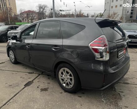 Сірий Тойота Prius v, об'ємом двигуна 1.8 л та пробігом 122 тис. км за 15490 $, фото 2 на Automoto.ua