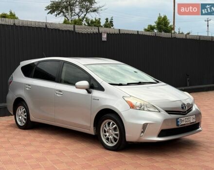 Сірий Тойота Prius v, об'ємом двигуна 1.8 л та пробігом 180 тис. км за 12300 $, фото 1 на Automoto.ua