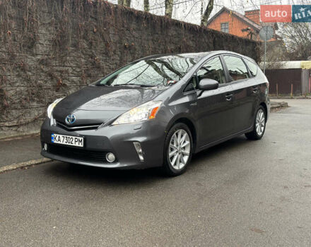 Сірий Тойота Prius v, об'ємом двигуна 1.8 л та пробігом 176 тис. км за 13400 $, фото 1 на Automoto.ua