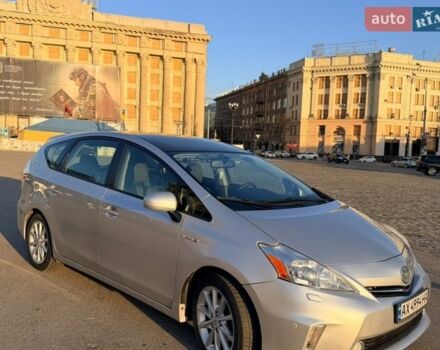 Серый Тойота Prius v, объемом двигателя 1.8 л и пробегом 225 тыс. км за 11999 $, фото 1 на Automoto.ua