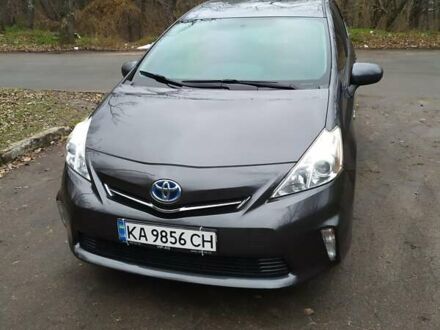 Серый Тойота Prius v, объемом двигателя 1.8 л и пробегом 234 тыс. км за 13000 $, фото 1 на Automoto.ua