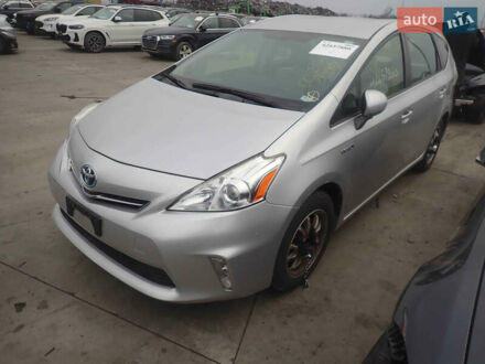 Серый Тойота Prius v, объемом двигателя 1.8 л и пробегом 180 тыс. км за 13200 $, фото 1 на Automoto.ua