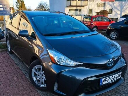 Тойота Prius v 2015 в Николаеве на Automoto.ua Серый Тойота Prius v, объемом двигателя 1.8 л и пробегом 202 тыс. км за 12000 $, фото 1 на Automoto.ua