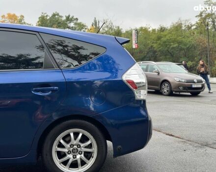 Синий Тойота Prius v, объемом двигателя 1.8 л и пробегом 315 тыс. км за 10290 $, фото 6 на Automoto.ua