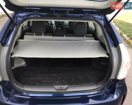 Синий Тойота Prius v, объемом двигателя 1.8 л и пробегом 195 тыс. км за 11950 $, фото 18 на Automoto.ua