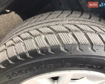 Синий Тойота Prius v, объемом двигателя 1.8 л и пробегом 195 тыс. км за 11950 $, фото 16 на Automoto.ua