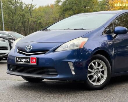 Синий Тойота Prius v, объемом двигателя 1.8 л и пробегом 315 тыс. км за 10290 $, фото 2 на Automoto.ua
