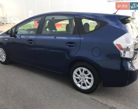 Синий Тойота Prius v, объемом двигателя 1.8 л и пробегом 195 тыс. км за 11950 $, фото 6 на Automoto.ua