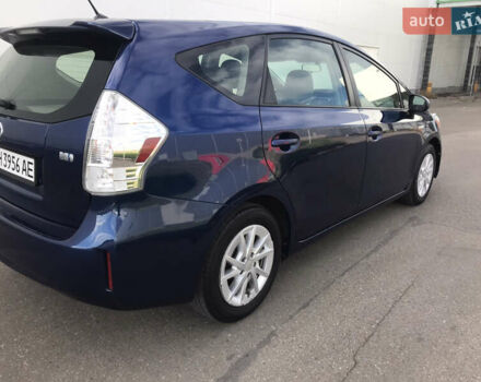 Синий Тойота Prius v, объемом двигателя 1.8 л и пробегом 195 тыс. км за 11950 $, фото 8 на Automoto.ua
