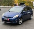 Синий Тойота Prius v, объемом двигателя 1.8 л и пробегом 315 тыс. км за 10290 $, фото 1 на Automoto.ua