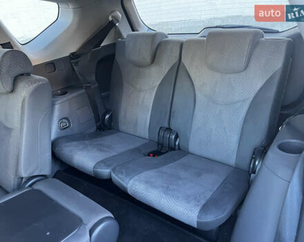 Синий Тойота Prius v, объемом двигателя 1.8 л и пробегом 253 тыс. км за 11499 $, фото 33 на Automoto.ua