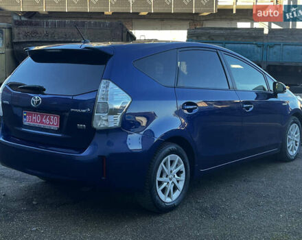 Синий Тойота Prius v, объемом двигателя 1.8 л и пробегом 253 тыс. км за 11499 $, фото 4 на Automoto.ua