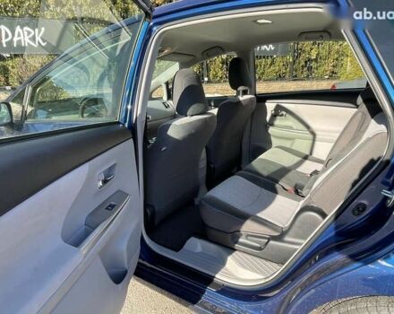Синий Тойота Prius v, объемом двигателя 1.8 л и пробегом 101 тыс. км за 14700 $, фото 11 на Automoto.ua