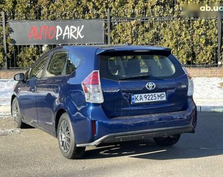 Синий Тойота Prius v, объемом двигателя 1.8 л и пробегом 101 тыс. км за 14700 $, фото 4 на Automoto.ua