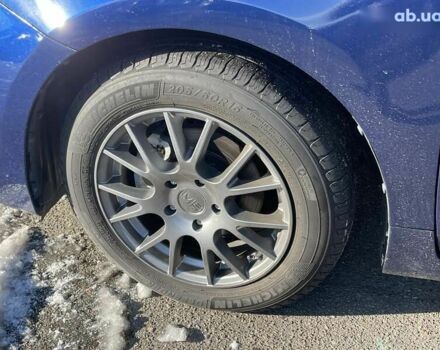 Синий Тойота Prius v, объемом двигателя 1.8 л и пробегом 101 тыс. км за 14700 $, фото 3 на Automoto.ua