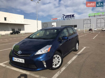 Синий Тойота Prius v, объемом двигателя 1.8 л и пробегом 195 тыс. км за 11950 $, фото 1 на Automoto.ua