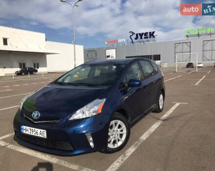 Синий Тойота Prius v, объемом двигателя 1.8 л и пробегом 195 тыс. км за 11950 $, фото 1 на Automoto.ua